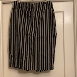 Black and white stripped pencil skirt